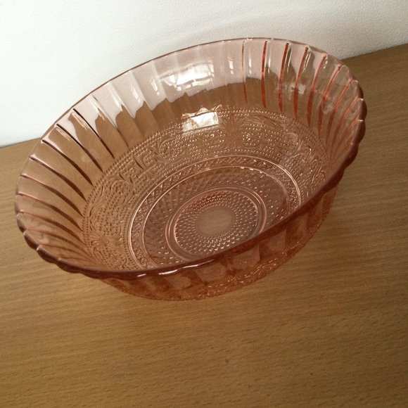 Vintage KIG Indonesia Trellis Pink Glass Bowl flower diamond ribbed beautiful - Picture 1 of 5